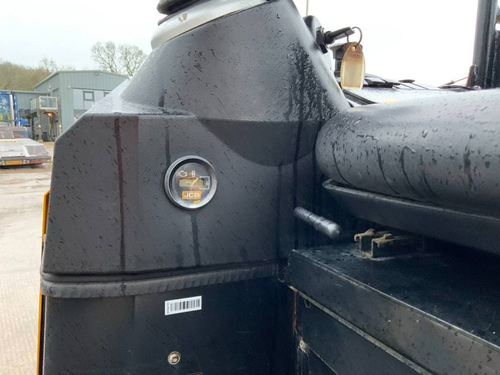 JCB 15 C-1 - thumbnail 9