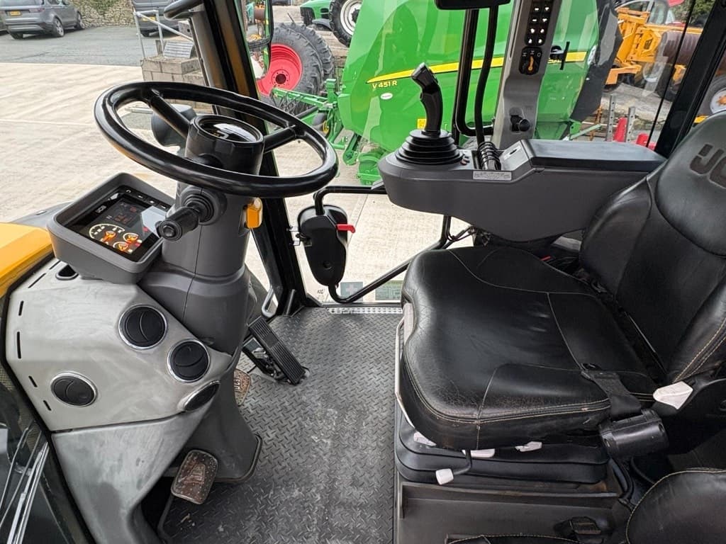 JCB Fastrac 4220 - thumbnail 10