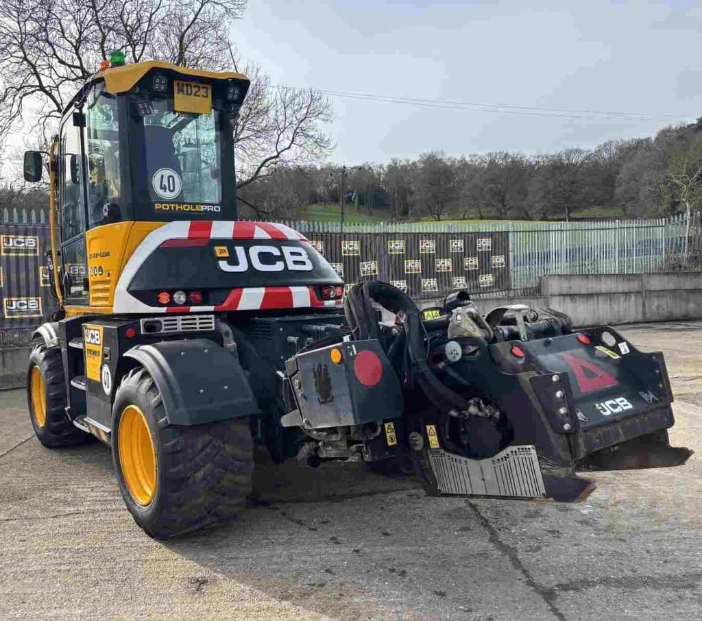 JCB Hydradig 110W (Pothole Pro spec) - thumbnail 3