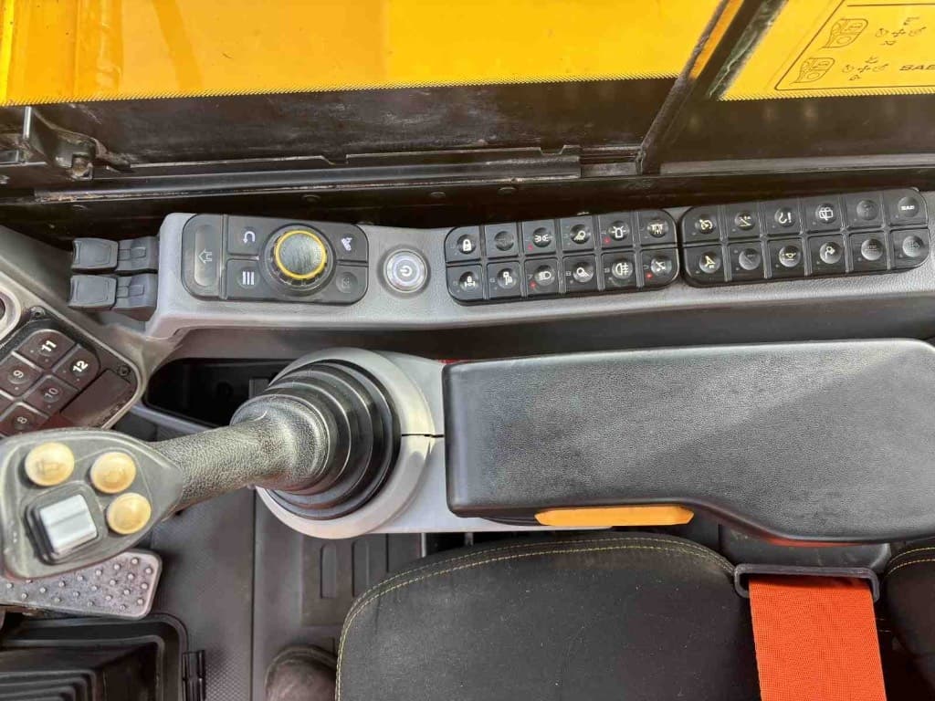 JCB Hydradig 110W (Pothole Pro spec) - thumbnail 16