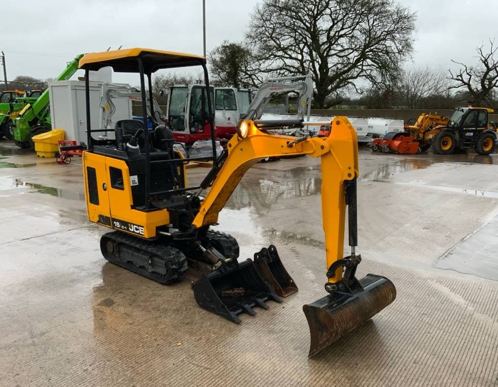 JCB 15 C-1