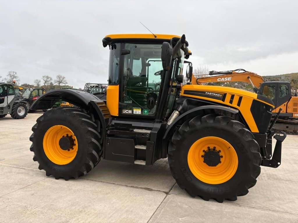 JCB Fastrac 4220